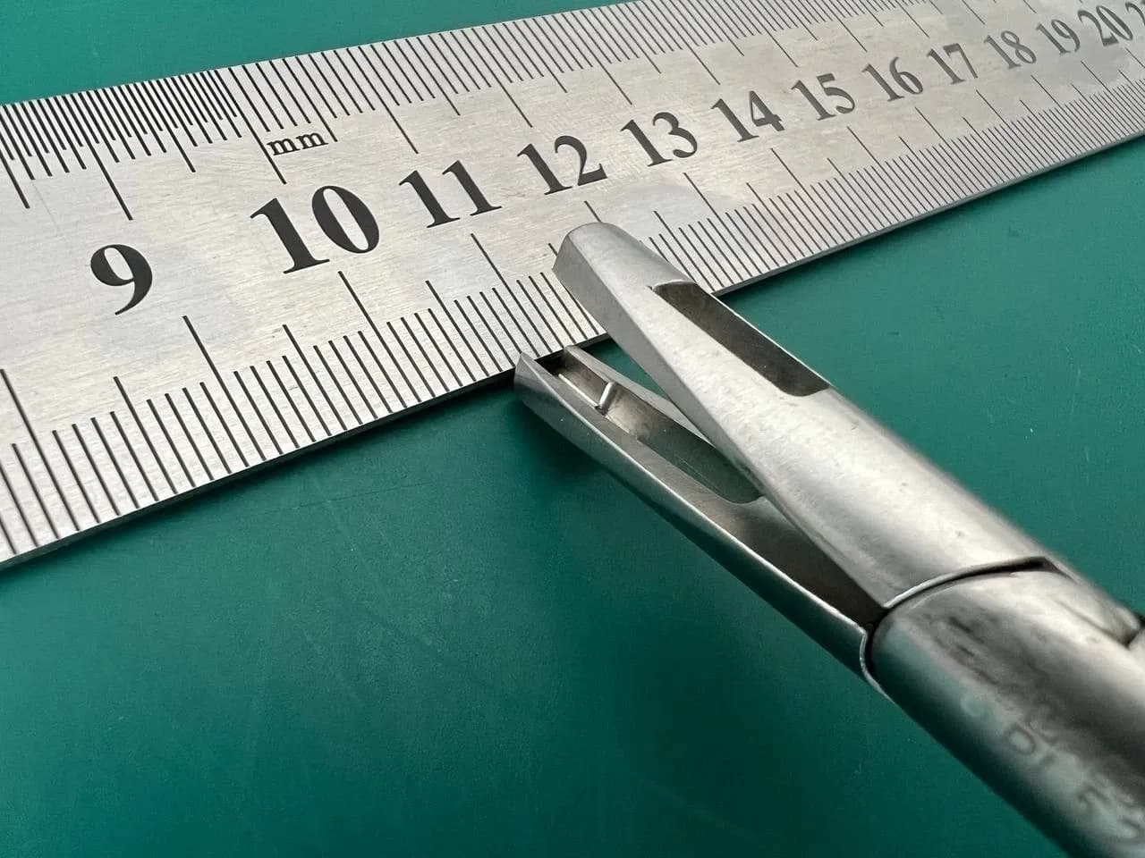 Пристрій для зняття кліпс Aesculap PL526R, 12 mm, 35 cm