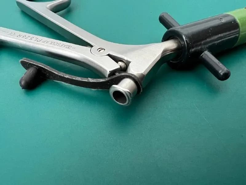 Пристрій для зняття кліпс Aesculap PL526R, 12 mm, 35 cm