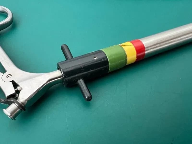 Пристрій для зняття кліпс Aesculap PL526R, 12 mm, 35 cm