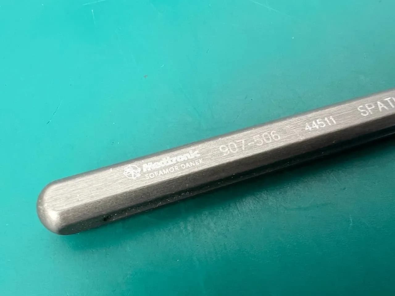 Ретрактор нейрохірургічний шпательний Medtronic 907-506 20cm