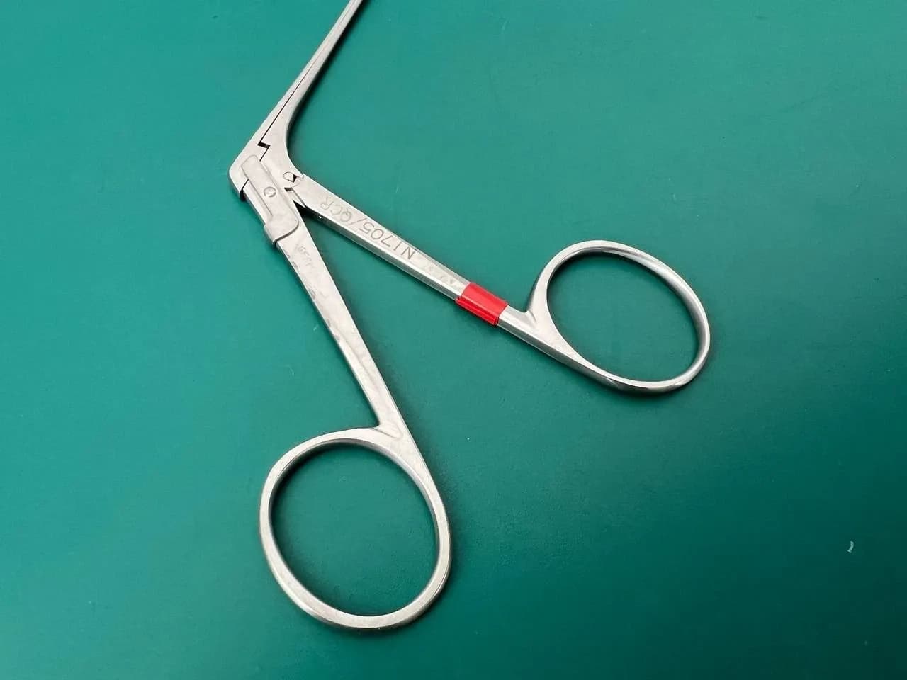 Bausch & Lomb Storz N1705 QCR Bellucci Scissors 7mm Curved Right X 5.4" Length