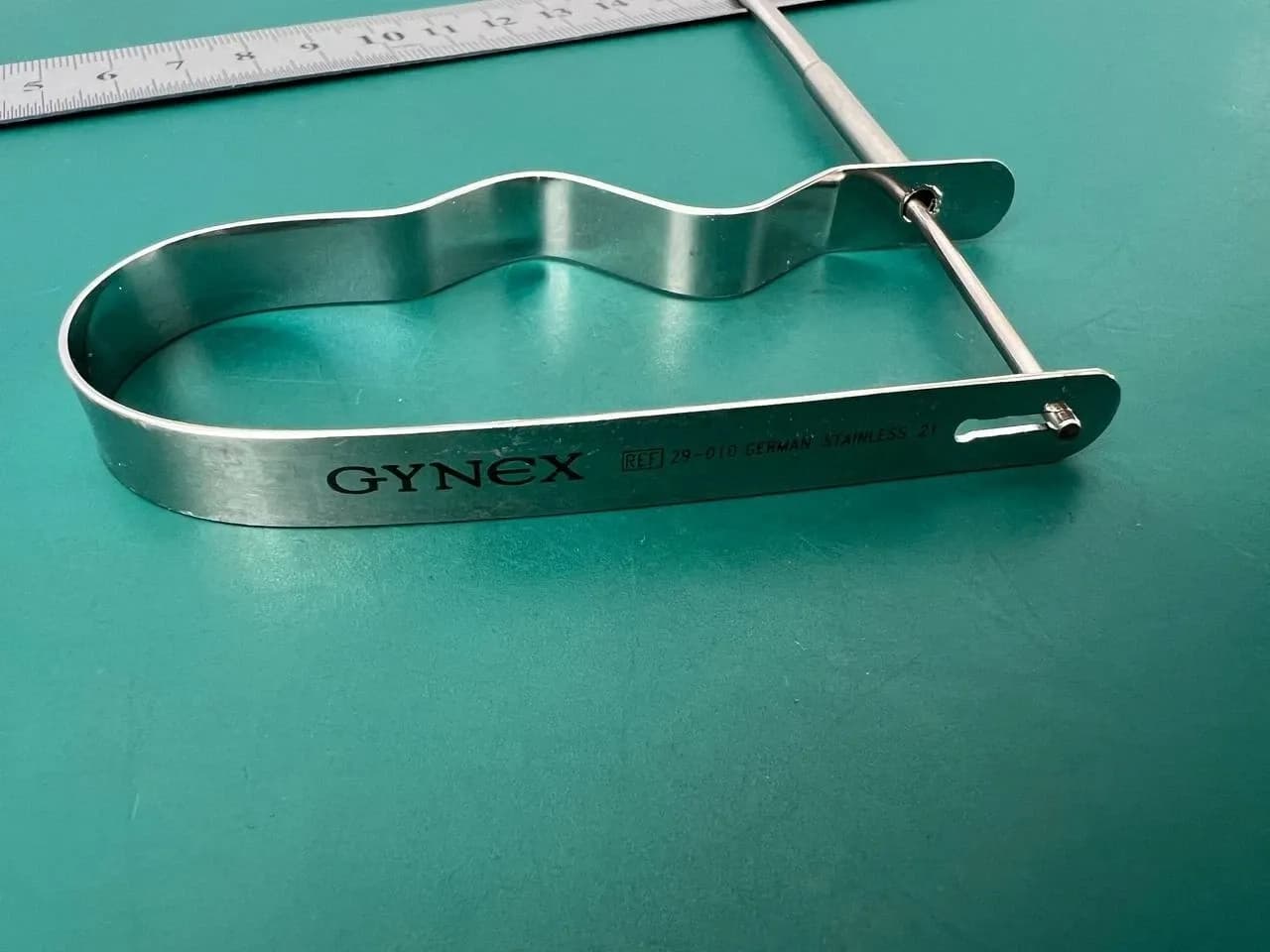 Затискач серпентинний Gynex 29-010 для вилучення ВМС