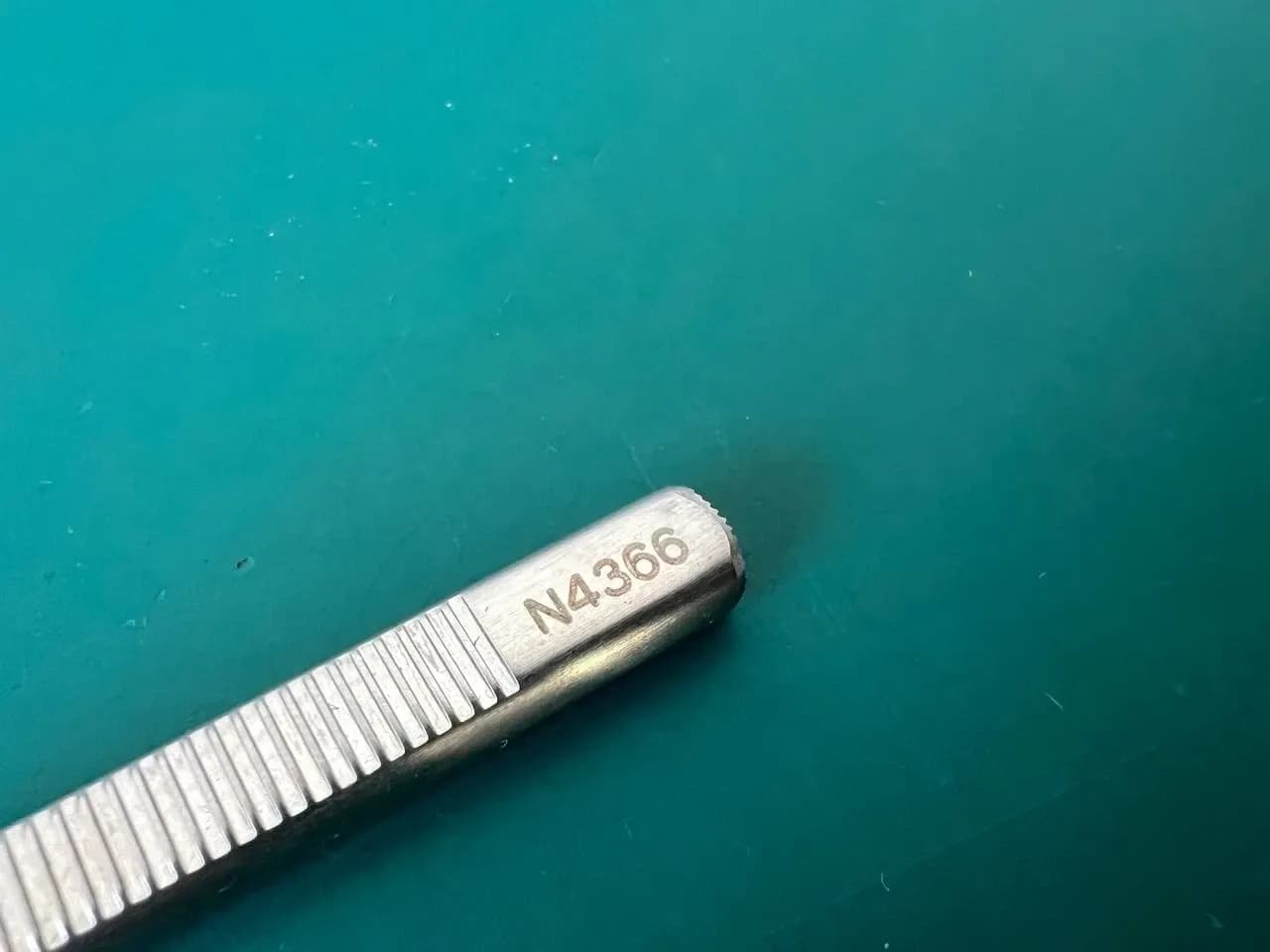 Остеотом Anderson-Neivert Storz N4366, правий, 4 mm, 205mm