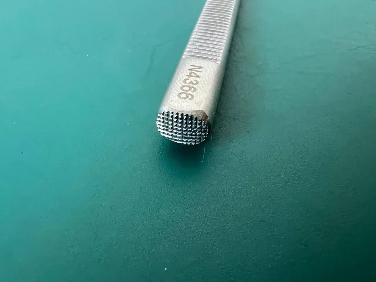 Остеотом Anderson-Neivert Storz N4366, правий, 4 mm, 205mm