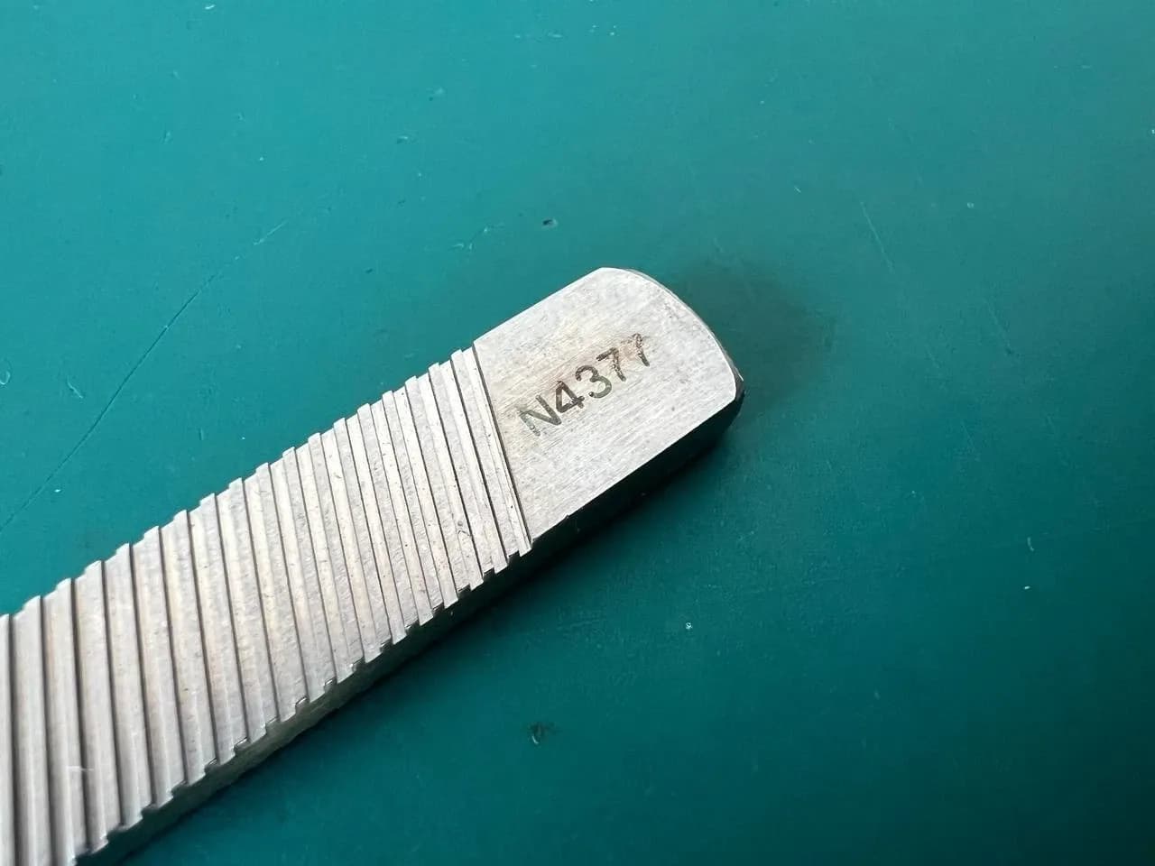 Остеотом Silver Bausch & Lomb N4377, лівий, 4mm, з захистом, загальна довжина 183mm