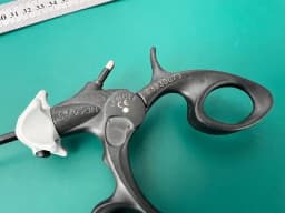 Лапароскопічні гачкоподібні ножиці R.Wolf 8393.081 Eragon, зазубрені, односторонньої дії, 5 мм