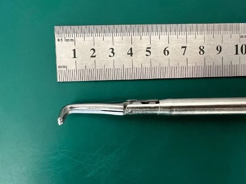Затискач препарувальний Pilling 211290A Mixter, вигнутий, 8½″, кінчик 2.7 mm