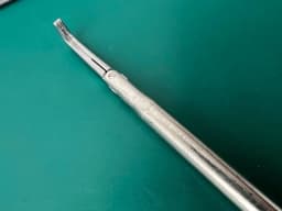 Затискач препарувальний Pilling 211290A Mixter, вигнутий, 8½″, кінчик 2.7 mm