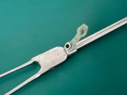 Затискач препарувальний Pilling 211290A Mixter, вигнутий, 8½″, кінчик 2.7 mm