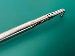 Затискач препарувальний Pilling 211290A Mixter, вигнутий, 8½″, кінчик 2.7 mm