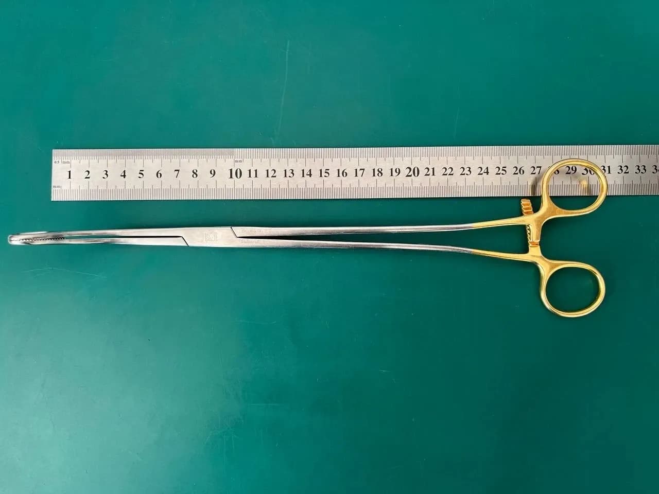 Pilling 84-1031 Kaiser Ring Forceps Curved Jaw 3-3/8"