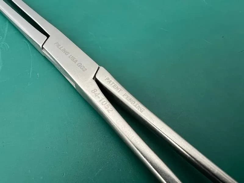 Затискач кільцевий Pilling 84-1052 Kaiser-Pilling Atraugrip, вигнутий, губка типу DeBakey