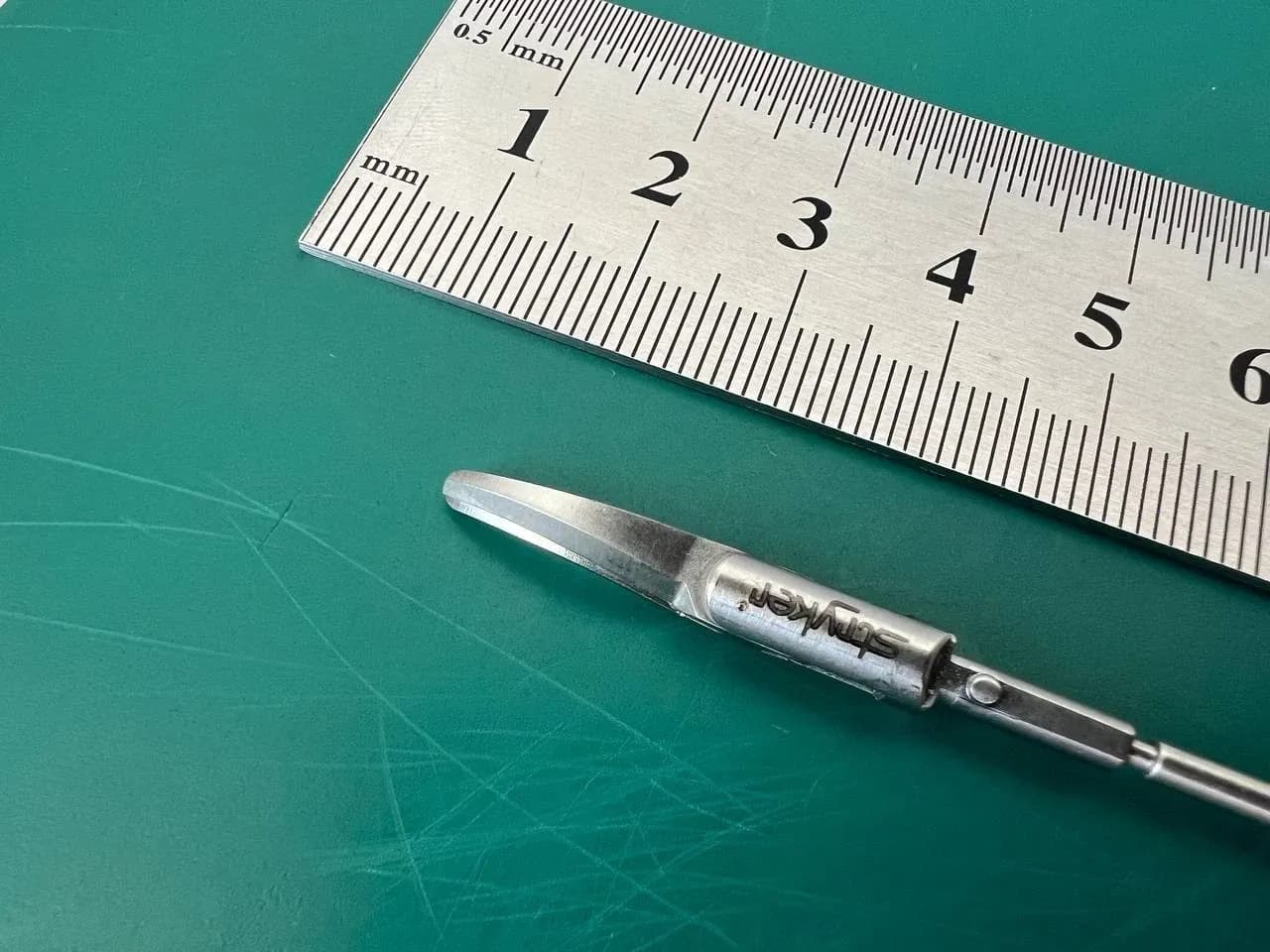 Ножиці Метценбаума вигнуті Stryker 250-080-267, вставка ендоскопічна 5mm x 33cm