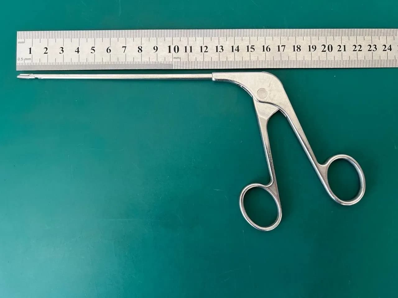 Acufex 012036 Arthroscopic Orthopedic Punch Scissors Straight 4mm x 125mm