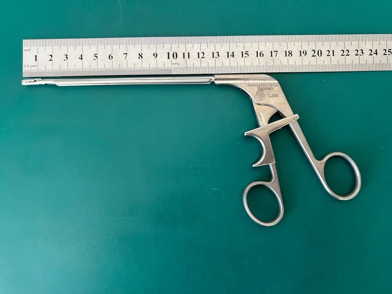 Acufex Cannulated Tissue Tensioner 014779
