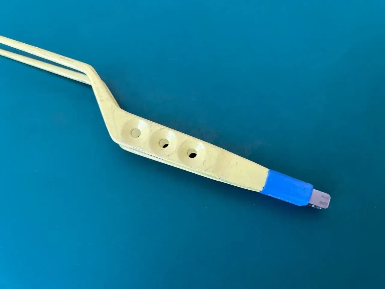 Пінцет біполярний багнетний Aesculap GK788R Yasargil 0.4mm x 115mm