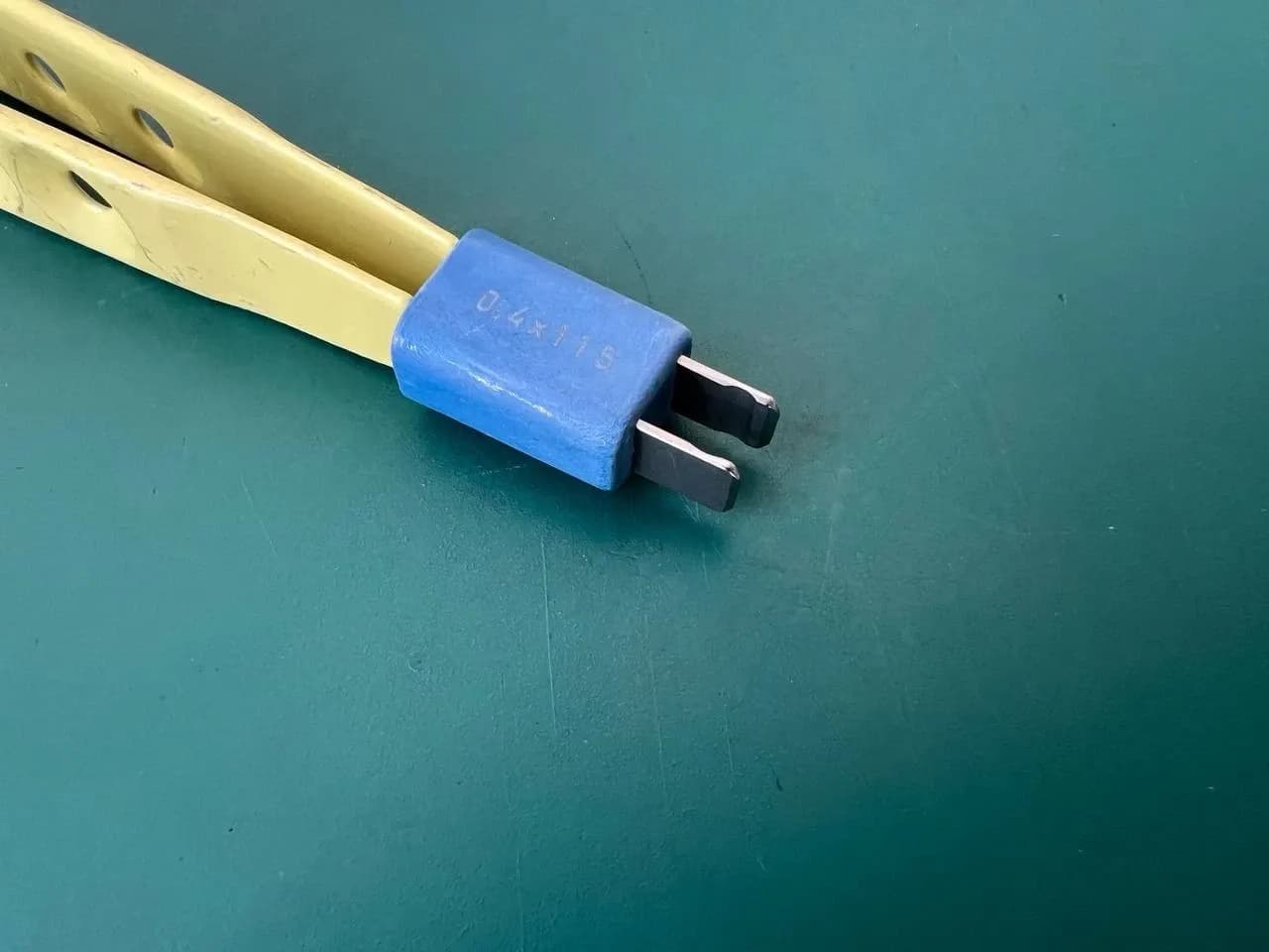 Пінцет біполярний багнетний Aesculap GK788R Yasargil 0.4mm x 115mm