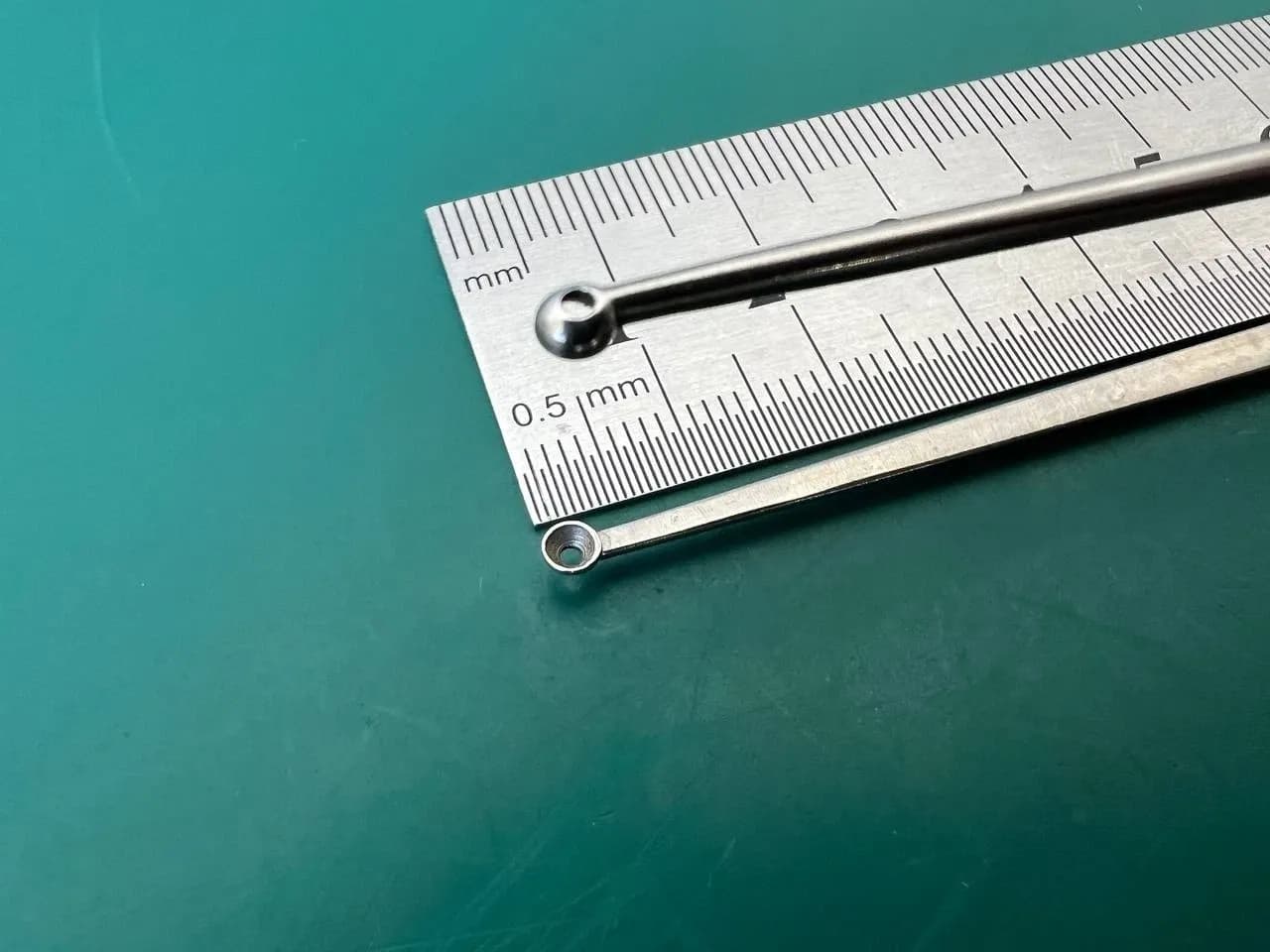 Пінцет-багнет Aesculap FD200 Yasargil SAMII, 3mm, 9.5″