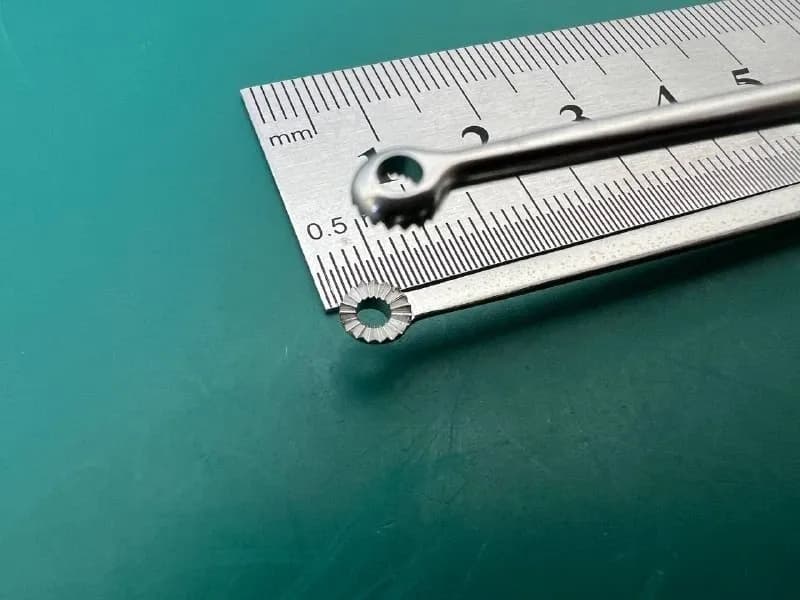 Мікропінцет Aesculap FD216R Yasargil MICROFORM для пухлинної тканини, багнетоподібний, прямий