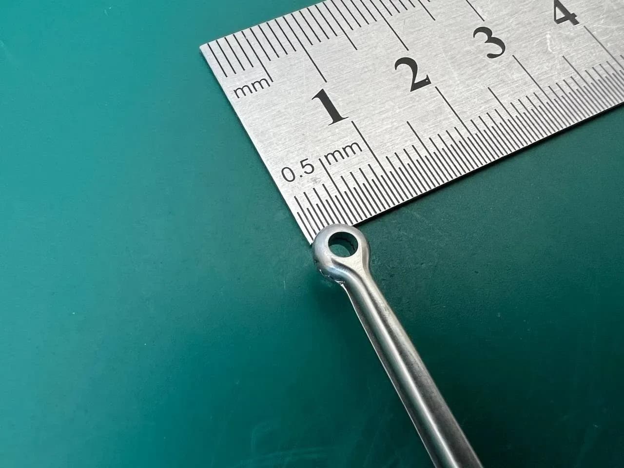 Мікропінцет Aesculap FD216R Yasargil MICROFORM для пухлинної тканини, багнетоподібний, прямий