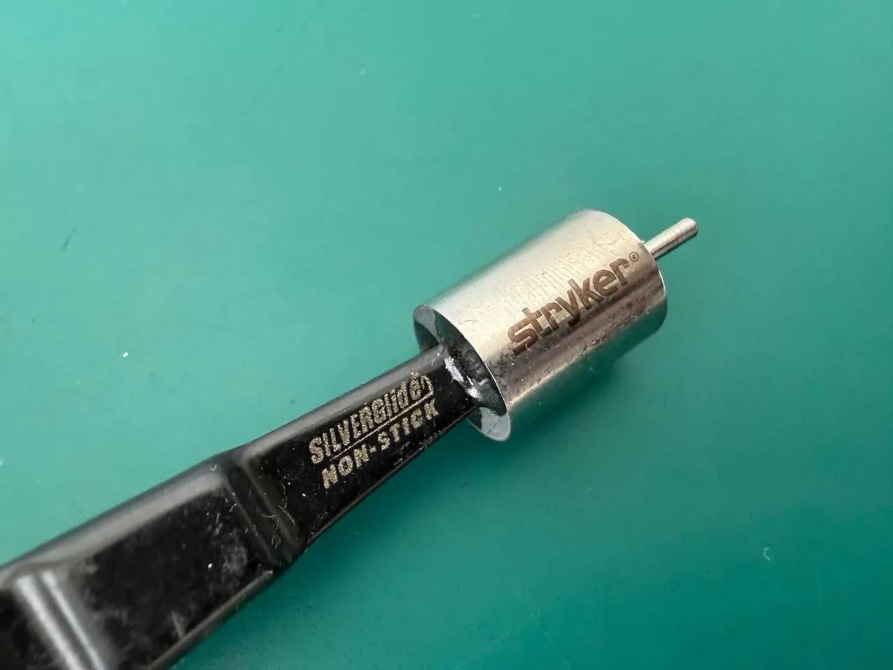 Біполярний пінцет Stryker 6720-190-512 Non-Stick, багнетоподібний, 19 cm, 1.2mm