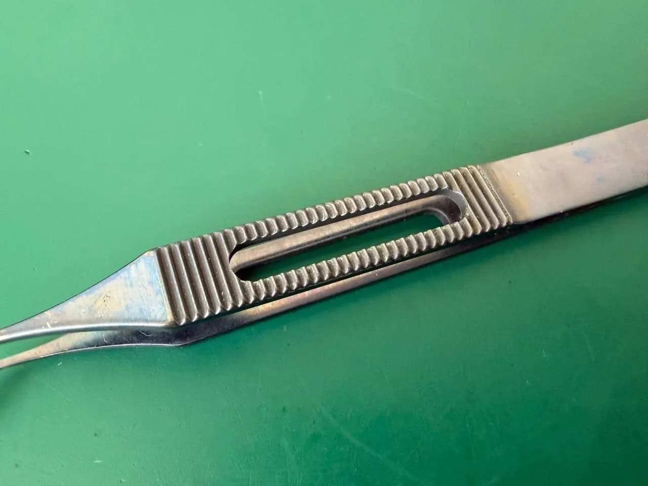 Alcon 8065977721 Acrysof Forceps, Titanium, Ophthalmology