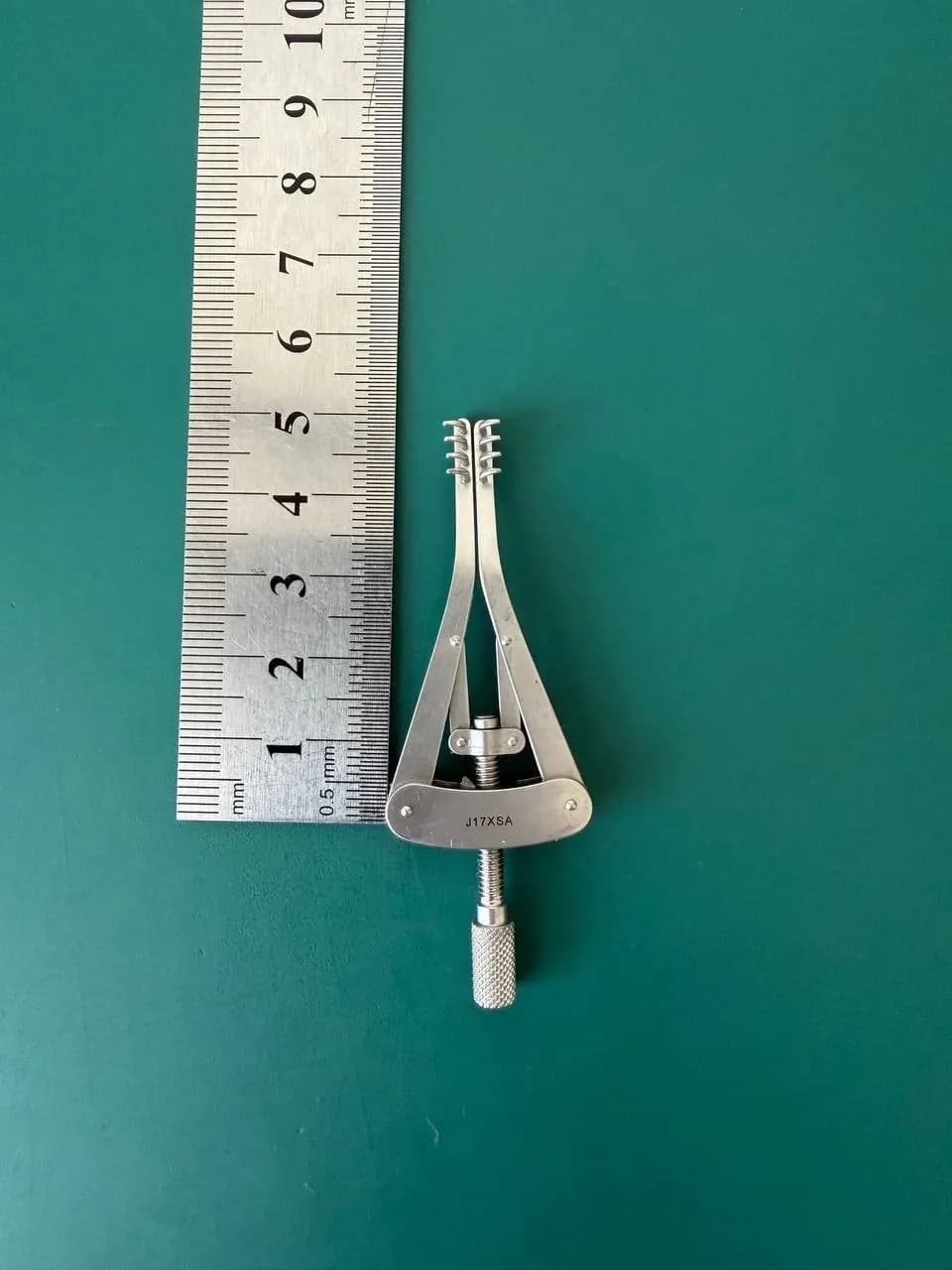 V.Mueller SU3147 Alm Minor Surgery Retractor 4x4 Blunt Prongs