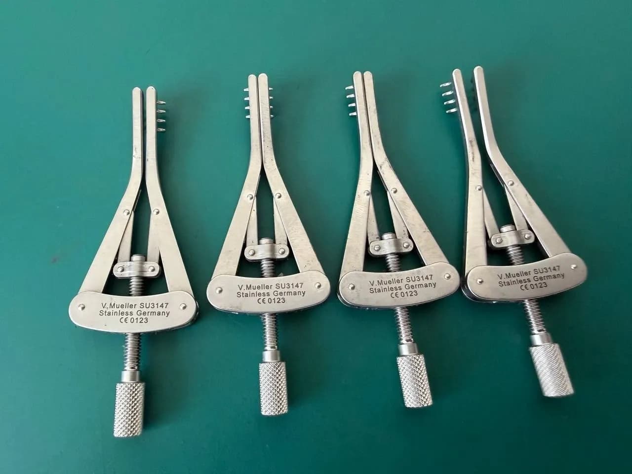 V.Mueller SU3147 Alm Minor Surgery Retractor 4x4 Blunt Prongs