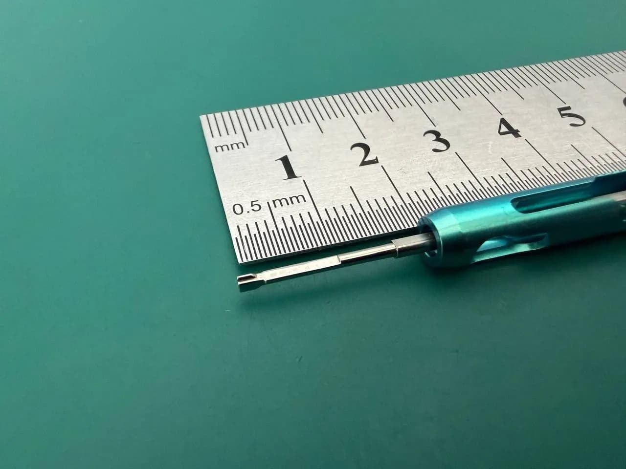 Наконечник системи доставки ІОЛ AMO EMERALDT The Unfolder 6-3/8″