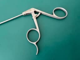 ConMed SHUTT-Linvatec 12.1001 2.75mm Straight Grasping Forceps Arthroscopy 9"