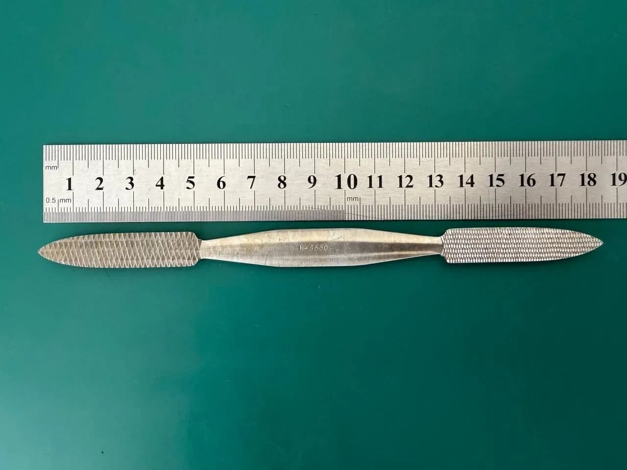 Storz N-4550 Converse rasp, 7'',double-ended, backward cutting, 11.0mm wide