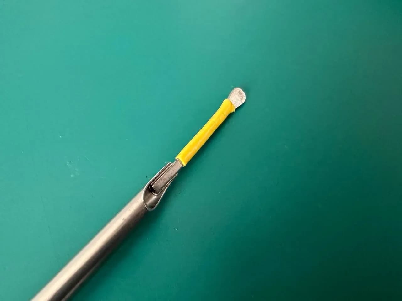 Електрохірургічний шпатель з аспірацією Stryker 250-070-441 Strykeprobe, 5mm × 32cm