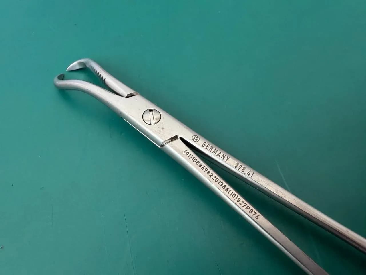 398.41 Reduction Forceps with points, broad, ratchet, Germany