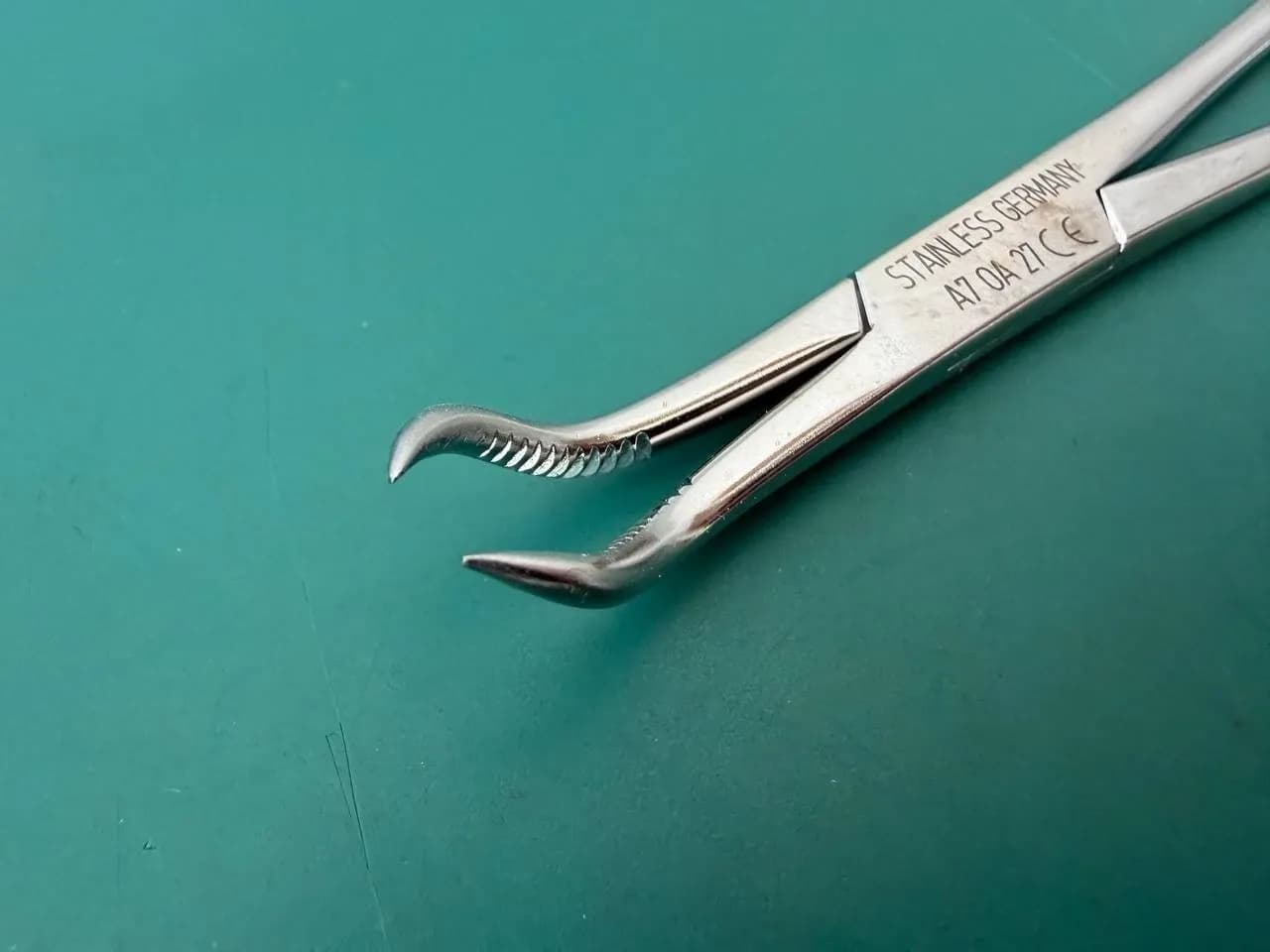 398.40 Reduction Forceps with points, narrow, ratchet, 132 mm Germany