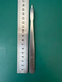 399.19 Small Hohmann Retractor 8mm Short Narrow Tip 160mm