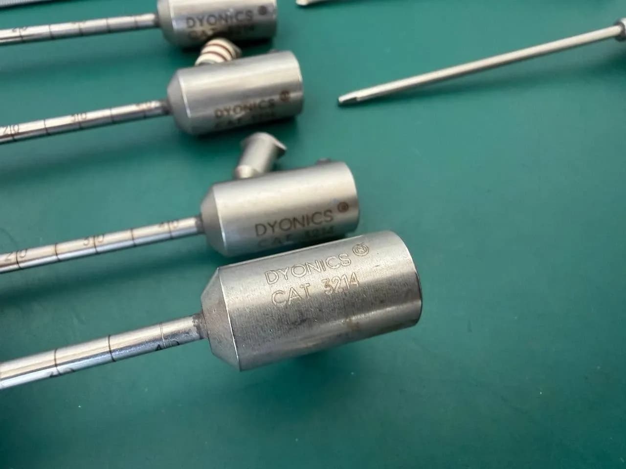 Канюлі та троакари Dyonics 3214 для дрібних суглобів 1.9mm, комплект із 7 інструментів