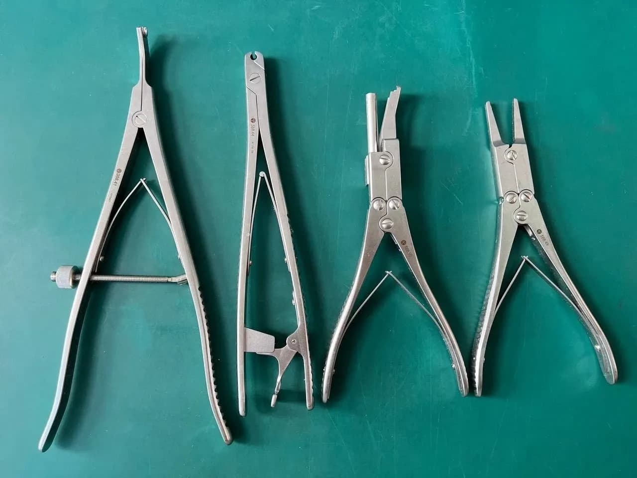Universal Spine Set Rod Instruments
