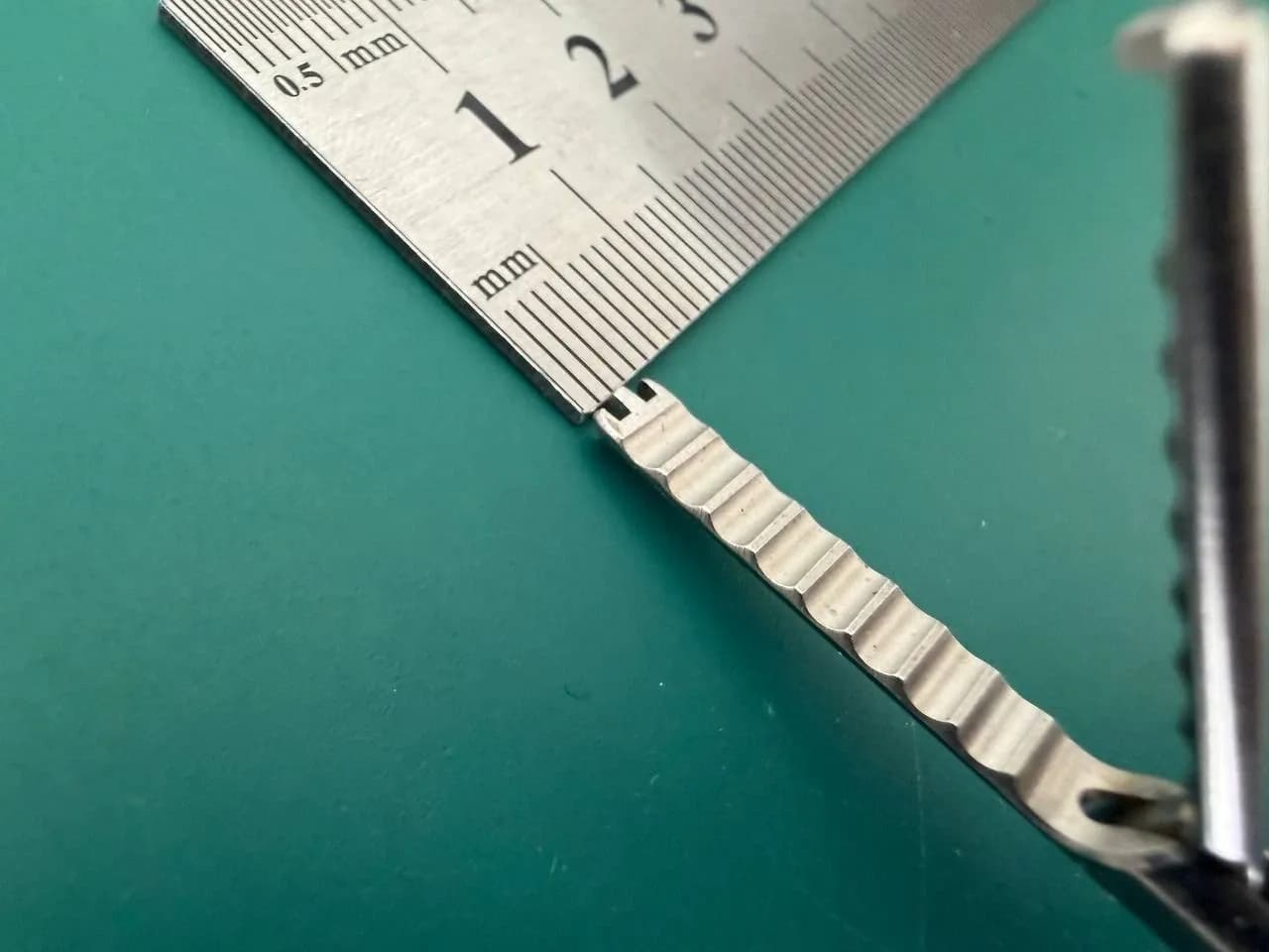 Karl Storz 33310 WT 5mm X 36cm Wavy Grasping Forceps, 33121 ClickLine Handle