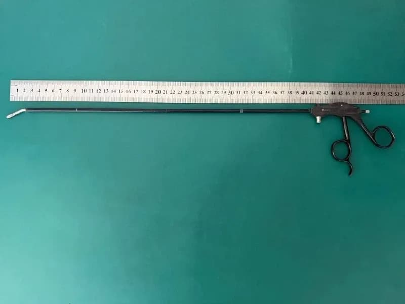 Затискач R.Wolf 8840.622 HF, зігнутий донизу та вліво