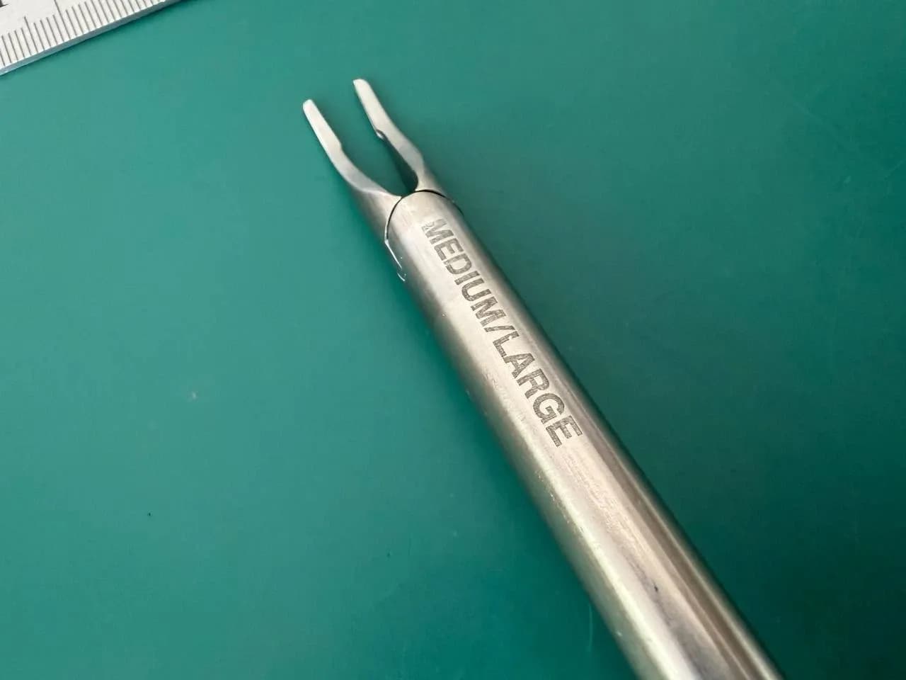 Pilling Weck Horizon 338110 Endoscopic Ligating Clip Applier 10mm x 32cm Med/Lrg