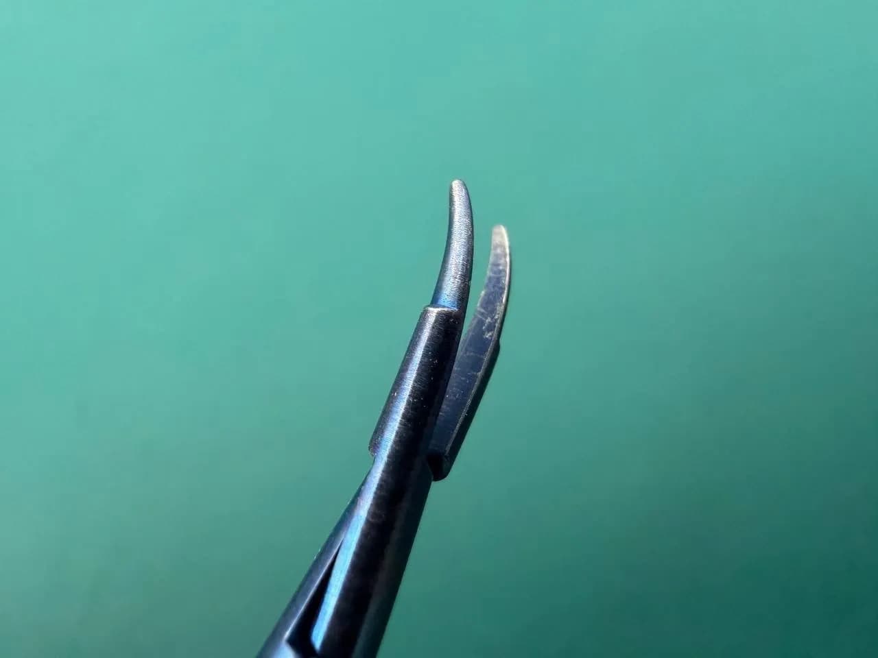 Katena KT6-3820 Micro Needle Holder Curved W/ Lock Titanium