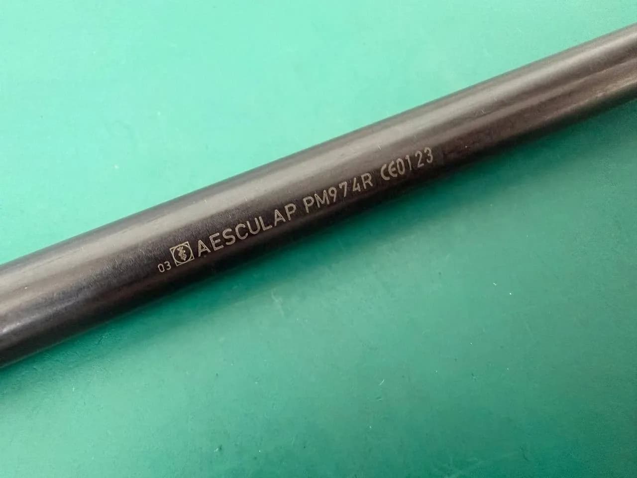 Затискач монополярний кігтьовий Aesculap PO623R ADTEC 2x3 зубці 10mm, ручка PO958R