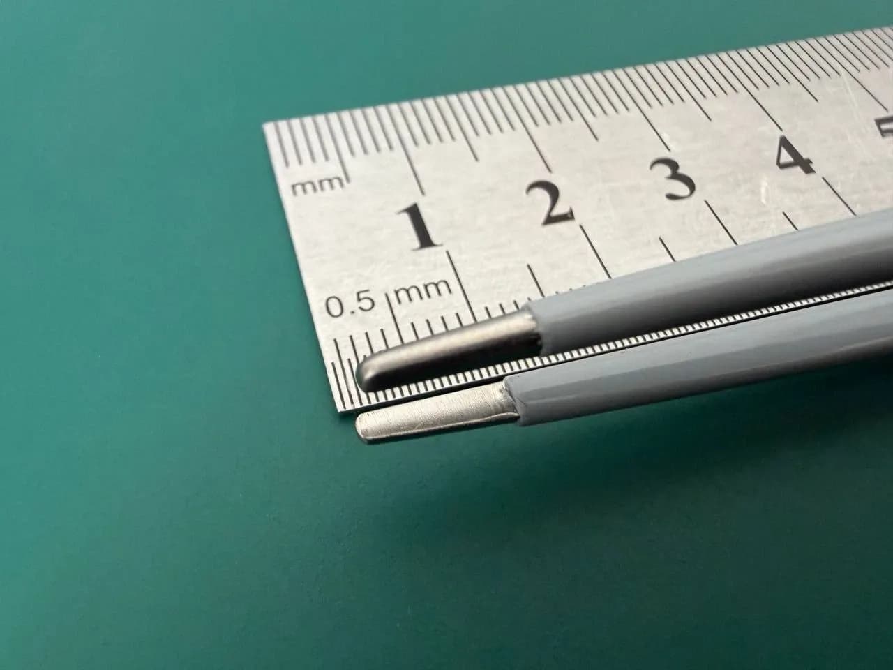 US185 Bipolar Forceps bayonet-shaped, 1.5 mm, 8 1/2", (215 mm)