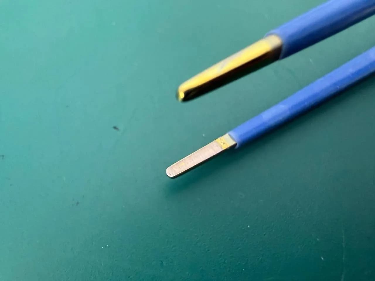 Пінцет біполярний багнетний Symmetry SSI 08-0101 титановий, кінчик 1.5mm, 8.75″