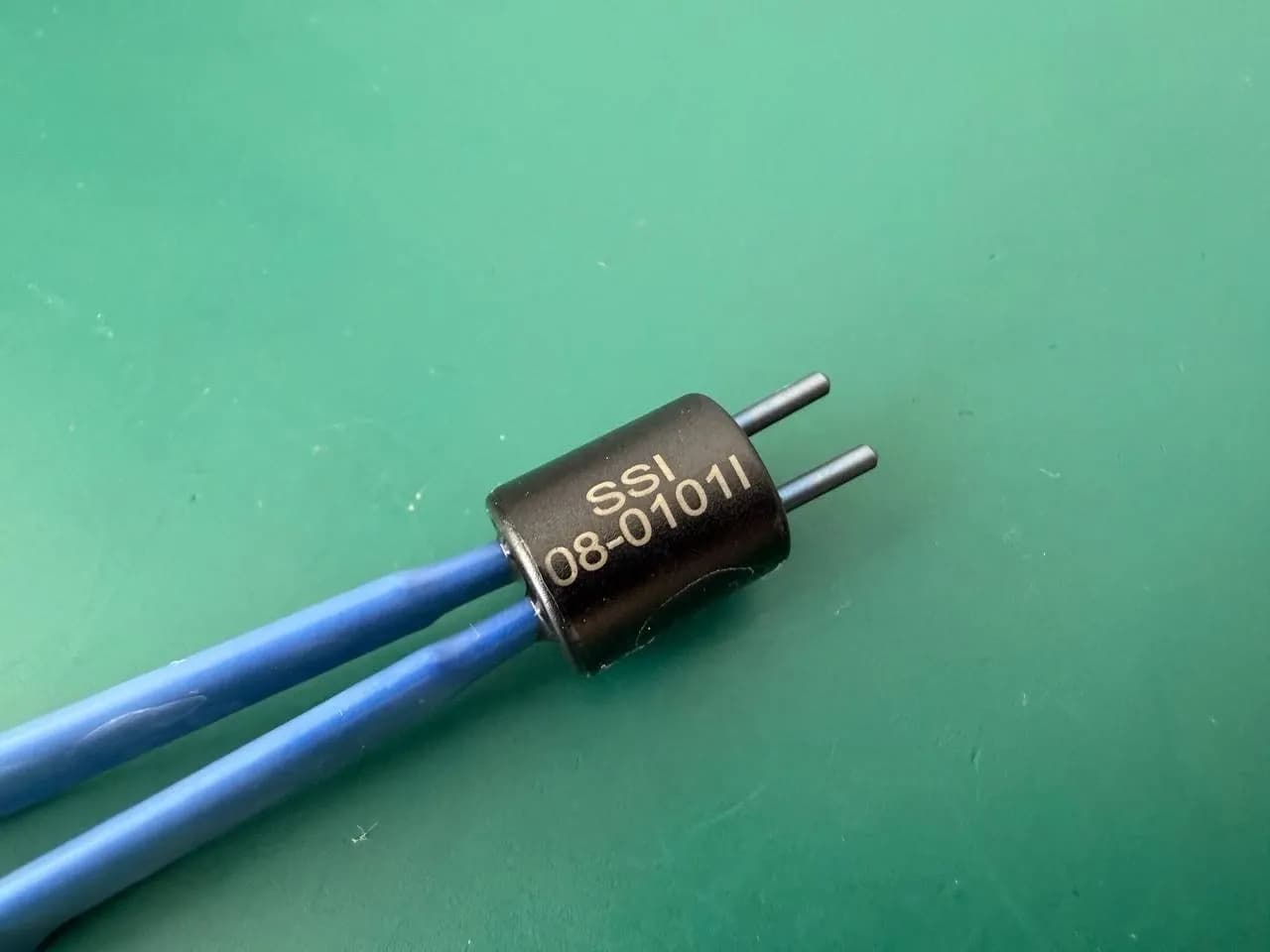 Пінцет біполярний багнетний Symmetry SSI 08-0101 титановий, кінчик 1.5mm, 8.75″