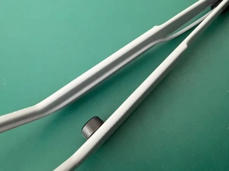 US361 Bayonet Bipolar Forceps Titanium Insulated 0.5mm Round Connector 9-1/8"