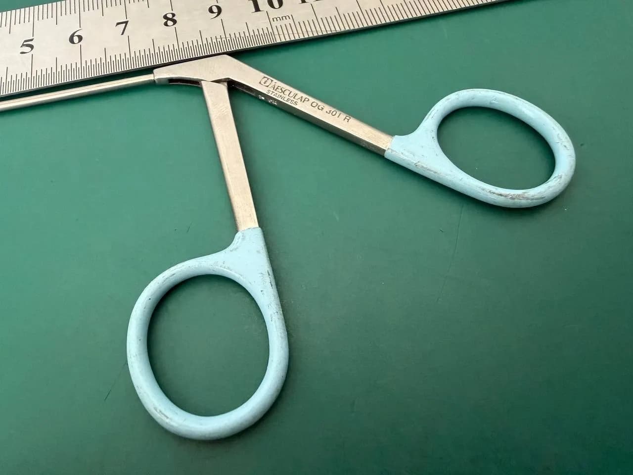 Кусачки для молоточка Aesculap OG301R Dieter, прямі, 90°, ріжуть донизу, 75mm