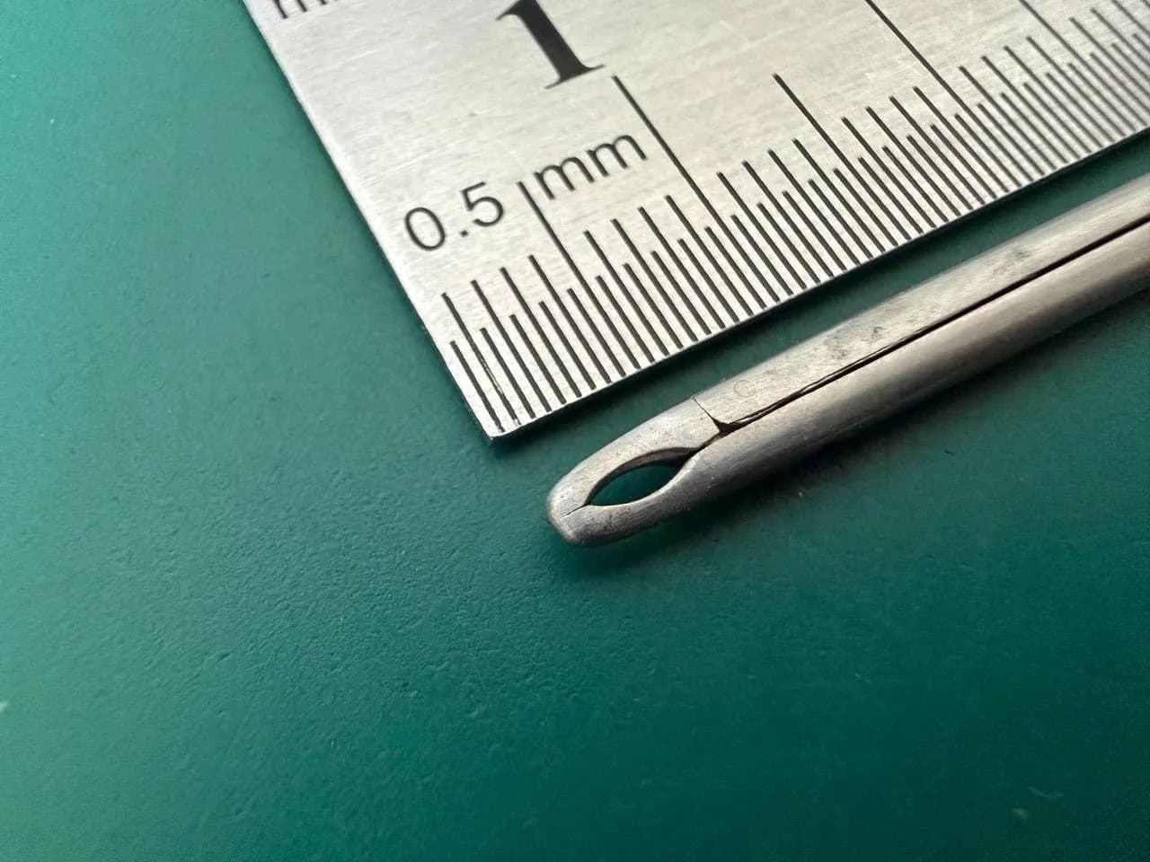Мікропінцет-чашка Rhoton V. Mueller NL3785-023, прямий, шир. 1mm, довжина 5-3/8″