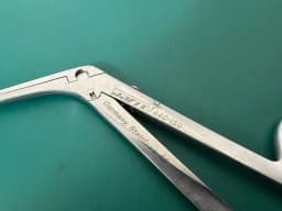 Пінцет дитячий Jarit 440-150 Strumpel з прямою фенестрованою браншею, 105 mm