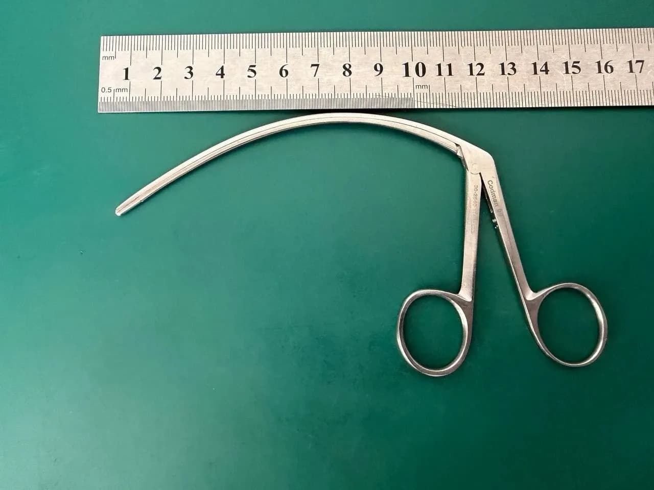 Codman 30-2540 Carroll Pulling Forceps, 4 3/5"
